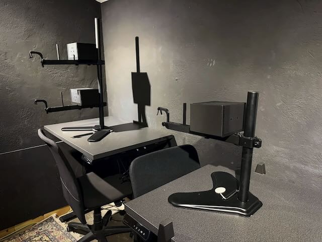 Salle équipée de deux postes de diploscope